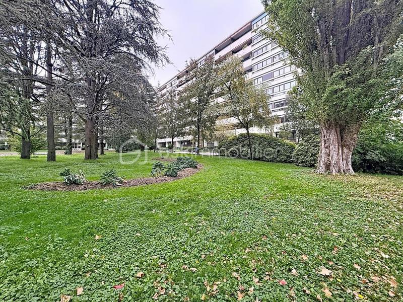 Appartement - 87 m² - 5 pièces