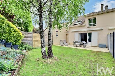 Maison - 98 m² - 4 pièces