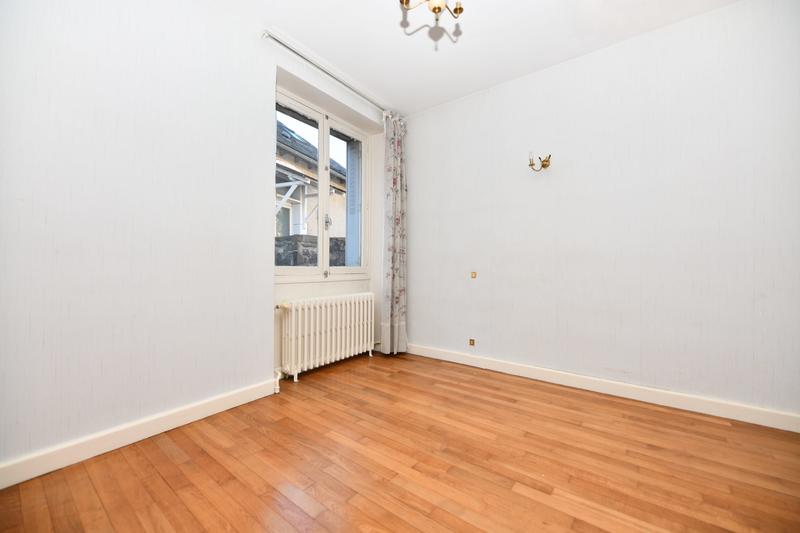 Maison - 127 m² - 9 pièces