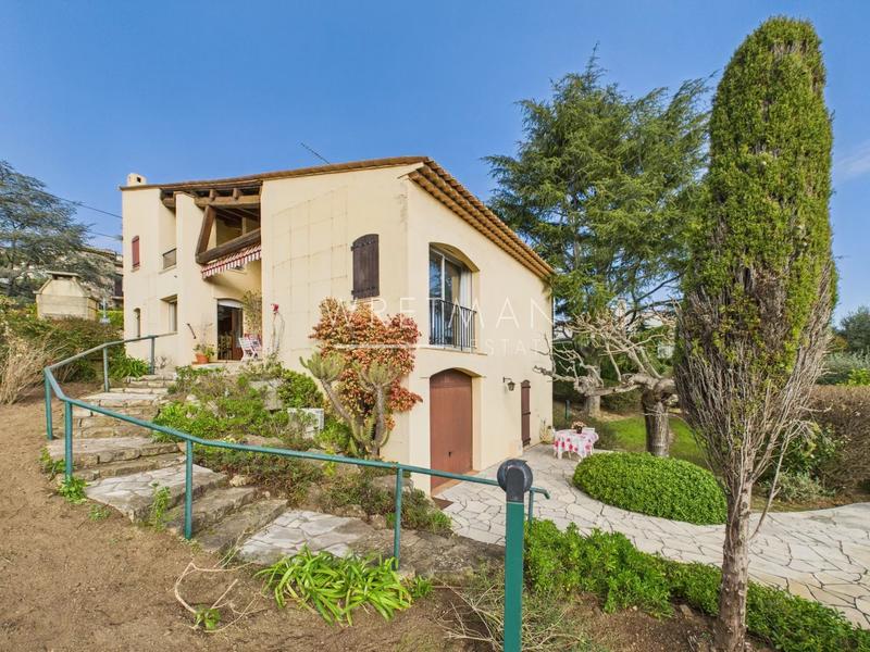 Villa - 192 m² - 6 pièces