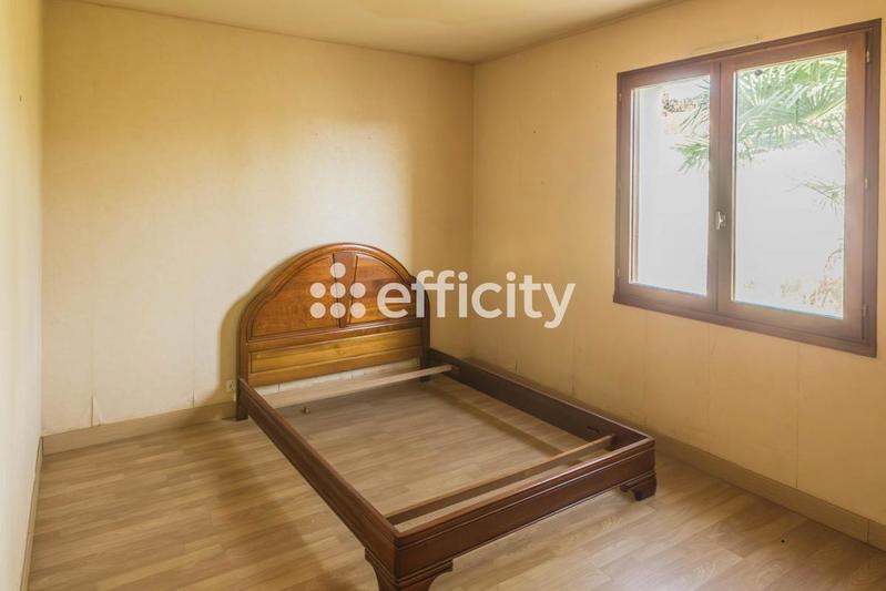 Pavillon - 130 m² - 6 pièces