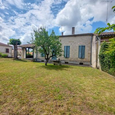 Maison traditionnelle - 115 m² - 10 pièces