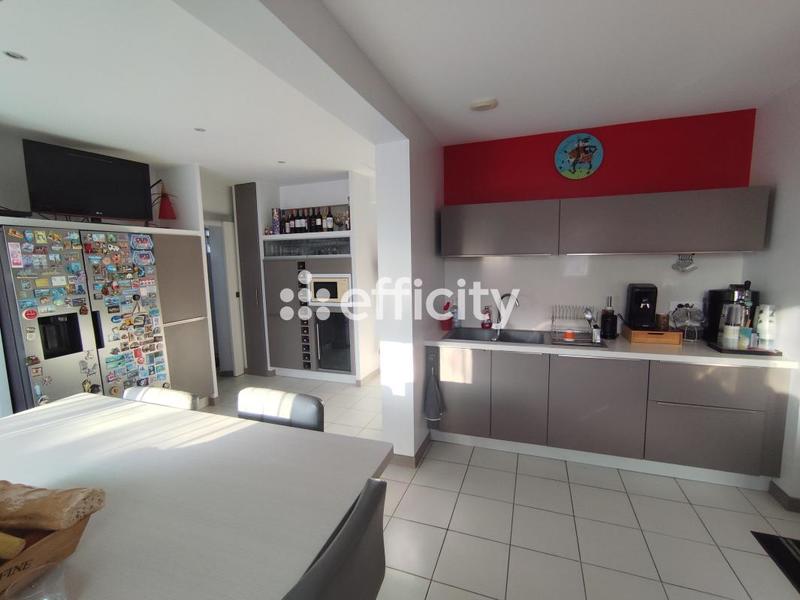 Entrepôt - 208 m² - 5 pièces