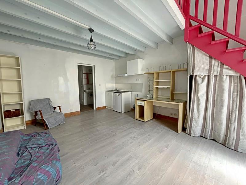 Maison - 250 m² - 8 pièces
