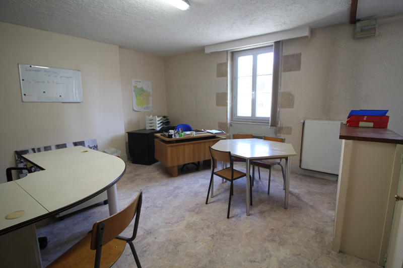 Local commercial - 217 m² - 7 pièces