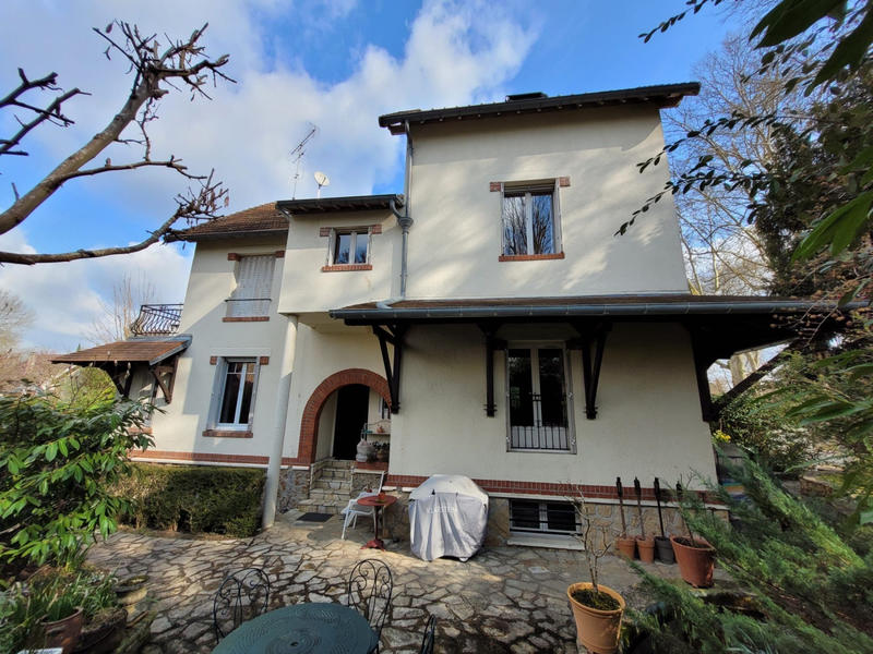 Maison - 192 m² - 9 pièces