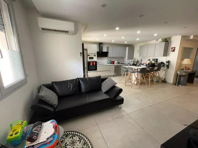 Appartement - 80 m² - 4 pièces