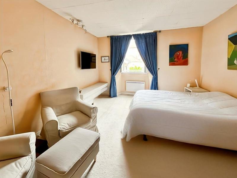 Maison - 335 m² - 12 pièces