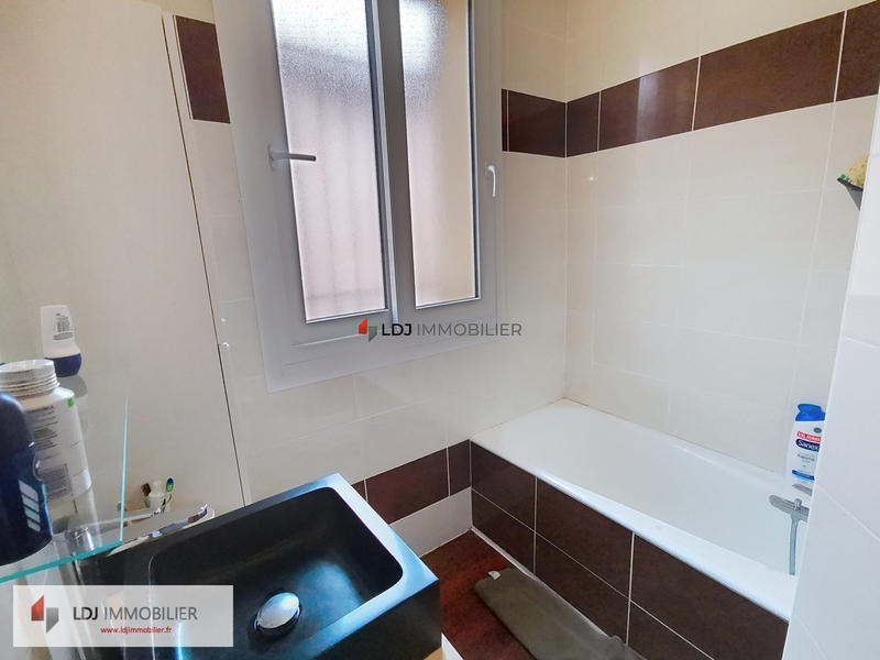 Maison - 186 m² - 7 pièces