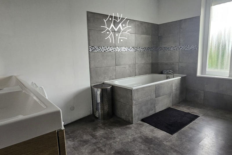 Maison - 137 m² - 6 pièces