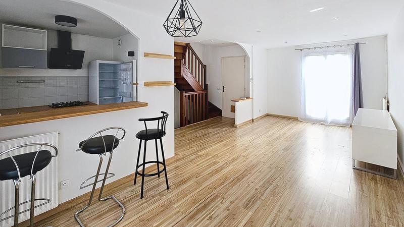 Maison - 80 m² - 4 pièces