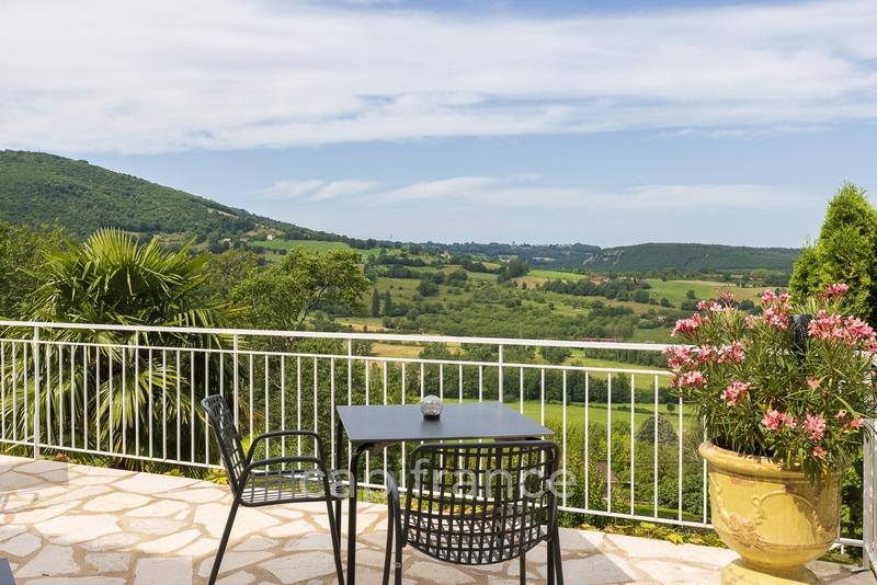 Propriété - 315 m² - 10 pièces