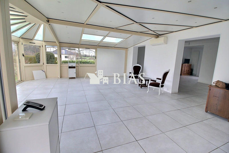 Maison - 230 m² - 7 pièces