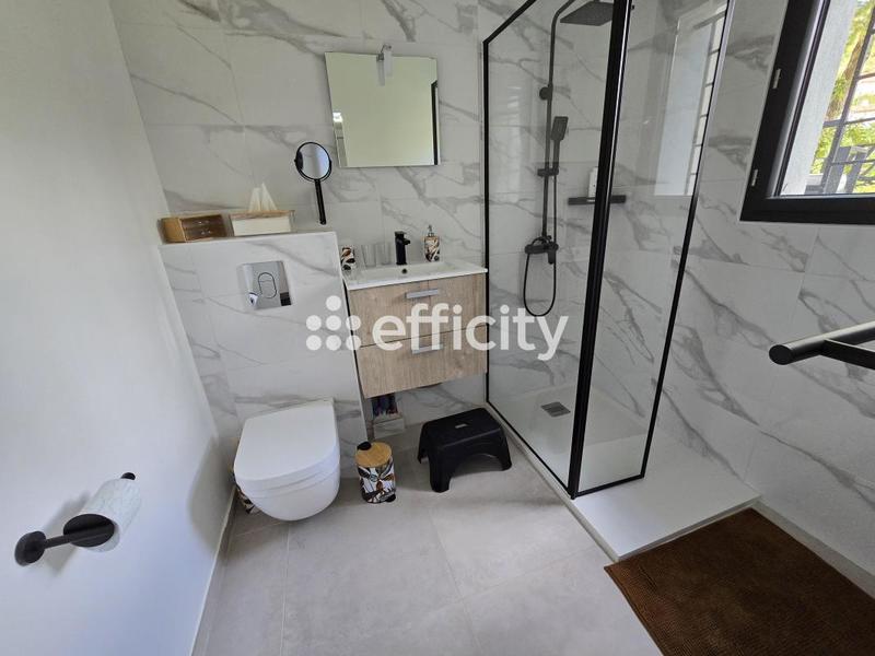 Maison - 200 m² - 7 pièces