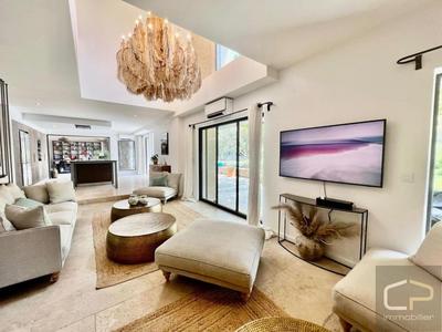 Mas - 500 m² - 12 pièces