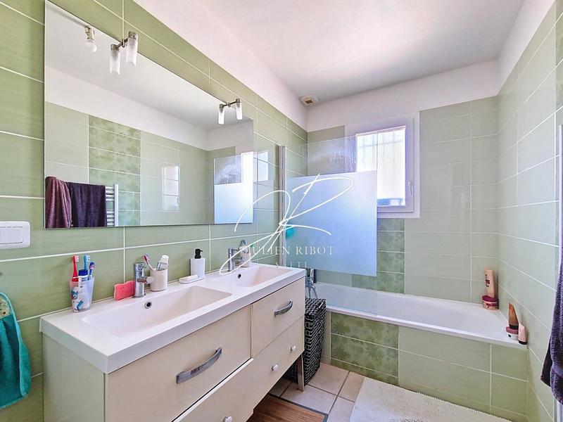 Maison - 79 m² - 4 pièces