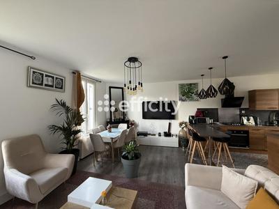 Maison - 92 m² - 6 pièces