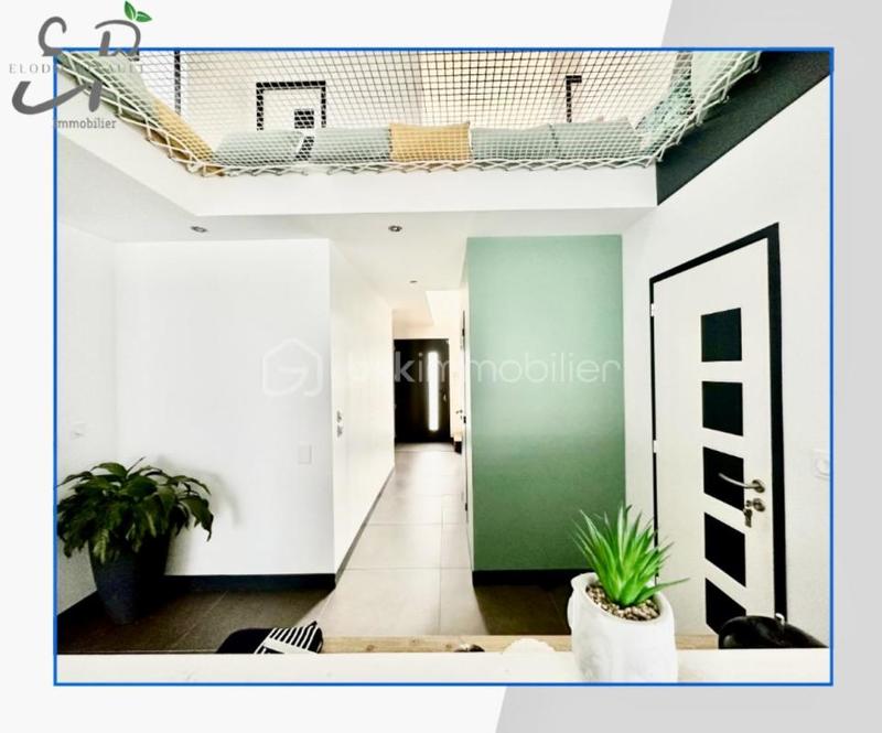 Maison - 182 m² - 7 pièces