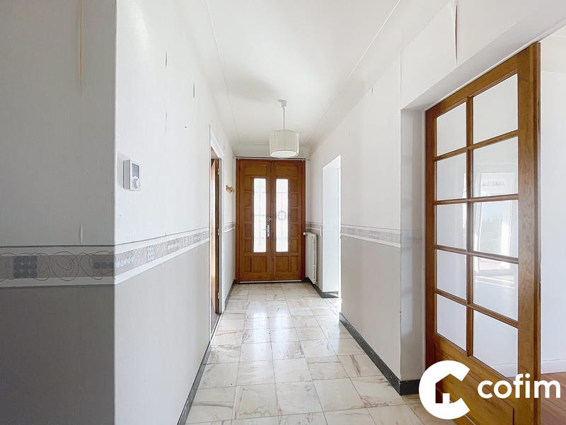 Maison traditionnelle - 180 m² - 7 pièces