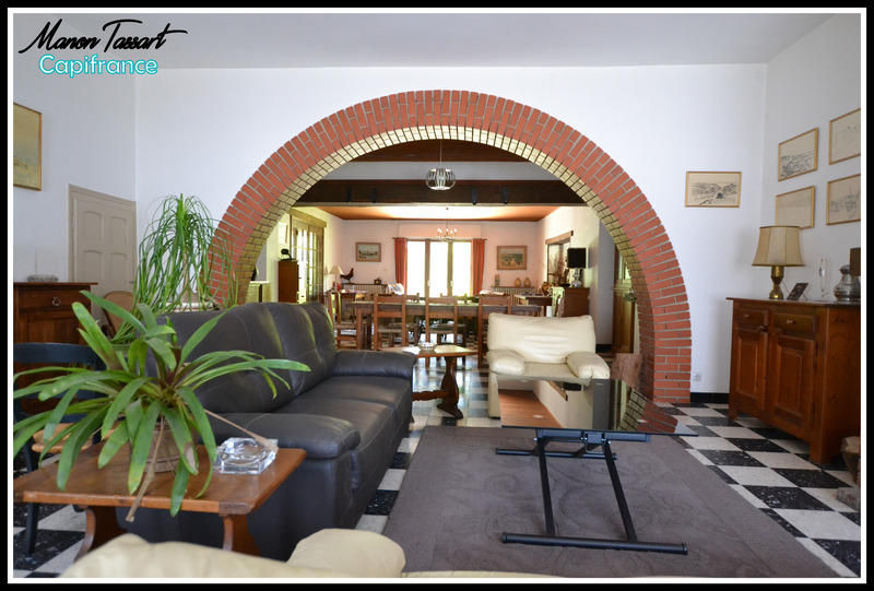 Maison - 236 m² - 5 pièces