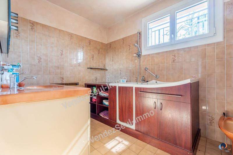 Maison traditionnelle - 246 m² - 4 pièces