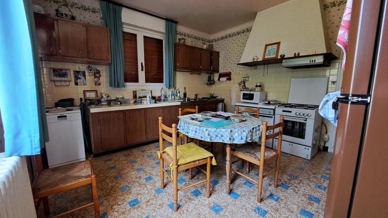 Maison - 185 m² - 10 pièces