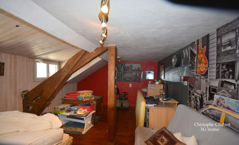 Maison - 252 m² - 18 pièces