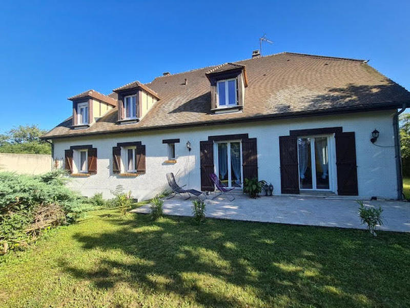 Maison - 210 m² - 6 pièces