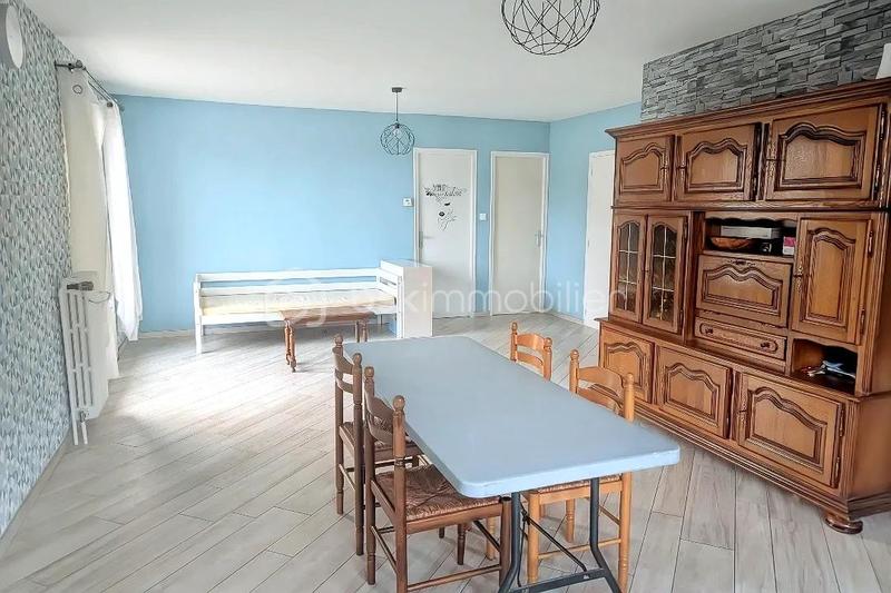 Maison traditionnelle - 160 m² - 8 pièces