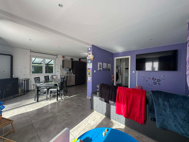 Maison - 99 m² - 5 pièces