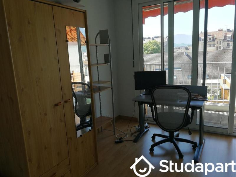 Chambre - 11 m² - 1 pièce