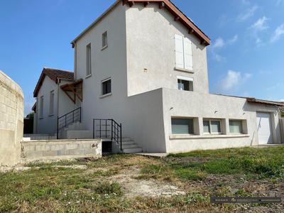 Maison - 95 m² - 4 pièces