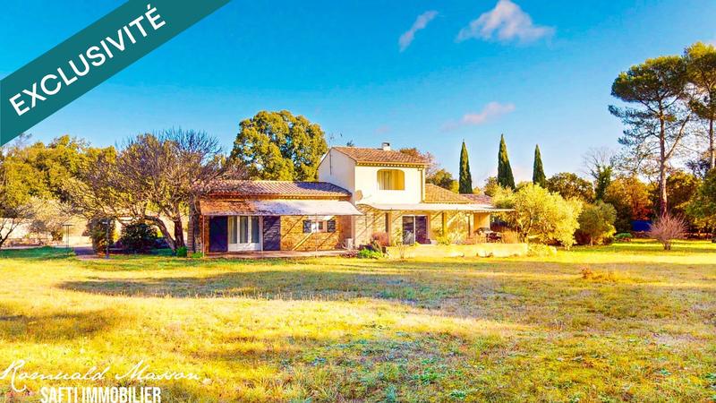 Maison - 240 m² - 9 pièces