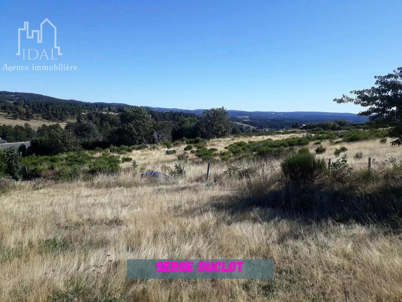 Terrain constructible - 1 600 m²