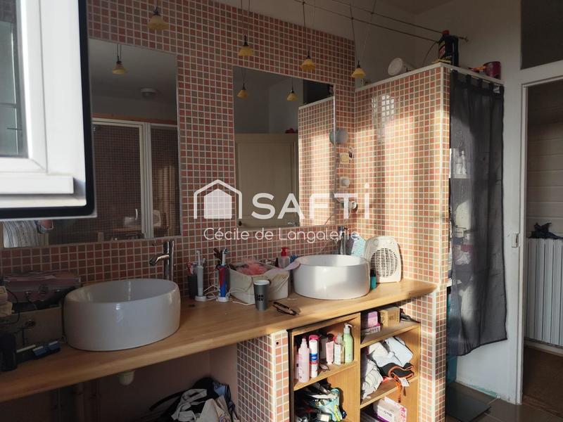 Maison - 210 m² - 6 pièces