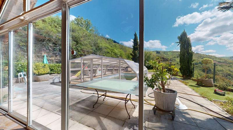 Maison - 600 m² - 12 pièces