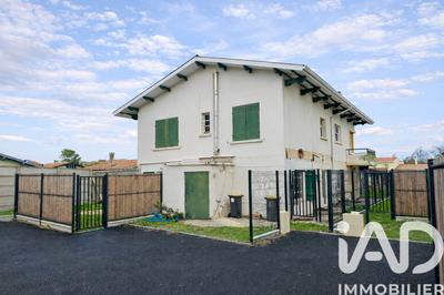 Maison - 196 m² - 8 pièces