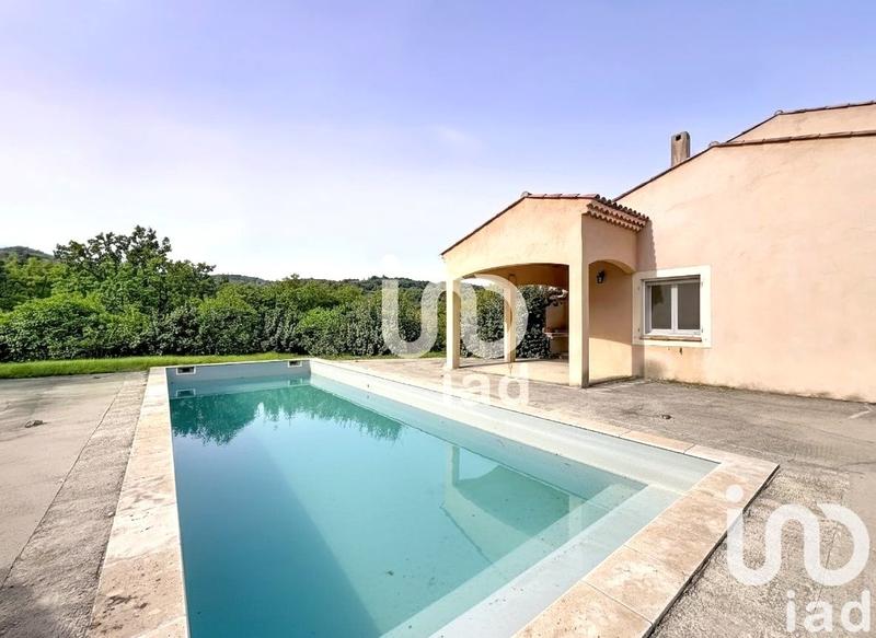 Maison - 210 m² - 7 pièces