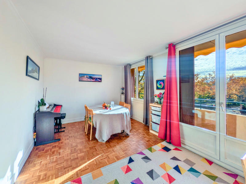 Appartement - 85 m² - 5 pièces