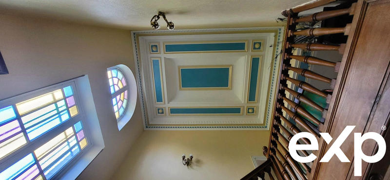 Maison - 365 m² - 10 pièces