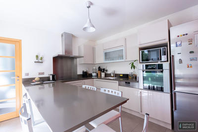 Maison contemporaine - 190 m² - 7 pièces