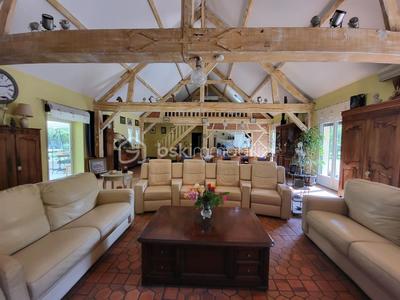 Propriété - 250 m² - 9 pièces