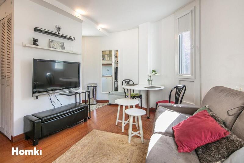 Studio - 99 m² - 4 pièces