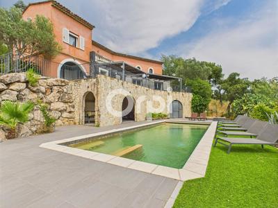 Maison - 226 m² - 6 pièces