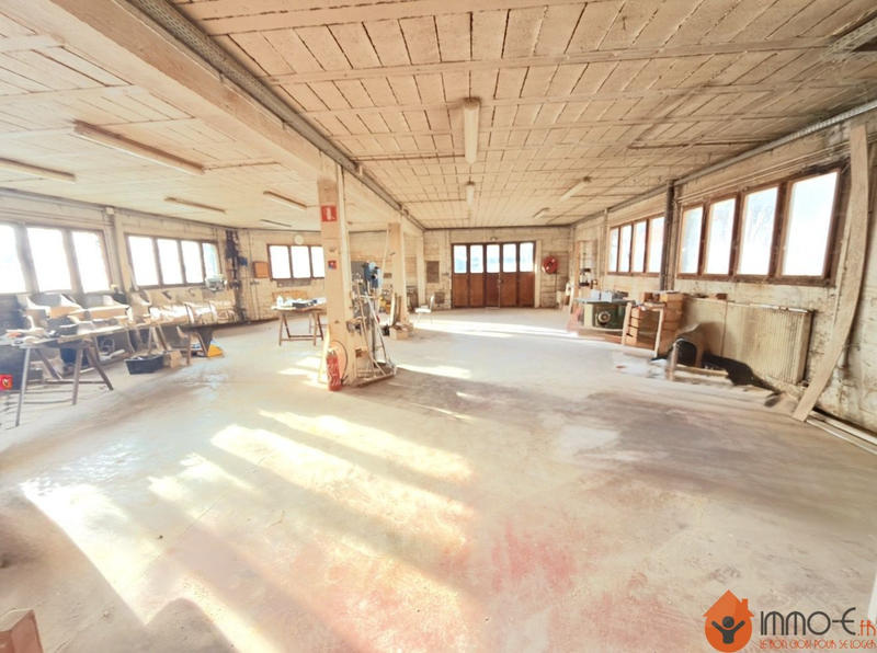 Maison - 400 m² - 6 pièces