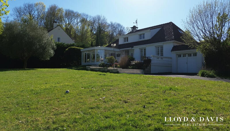 Maison - 185 m² - 8 pièces