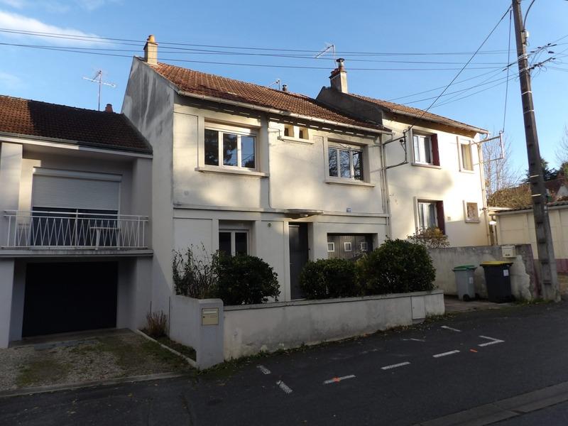 Maison - 92 m² - 5 pièces