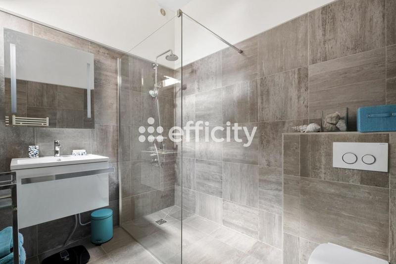 Villa - 309 m² - 12 pièces