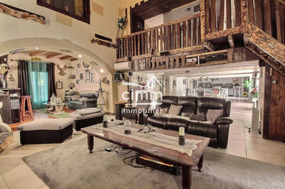 Maison ancienne - 260 m² - 6 pièces