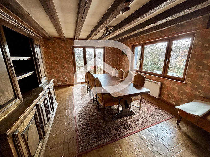 Maison - 215 m² - 10 pièces